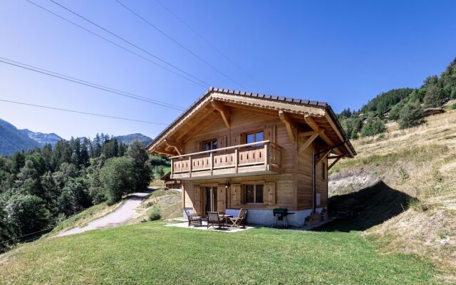 Chalet Le Cerf - NEW Build, Stylish Stay