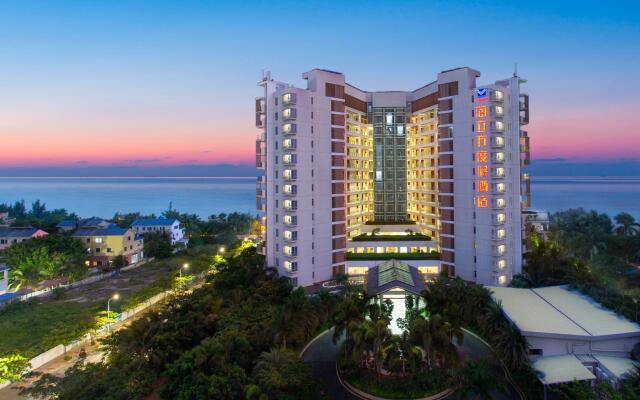 Sanya Seacube Holiday Hotel