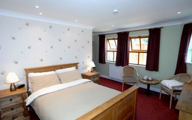 New Overlander Inn
