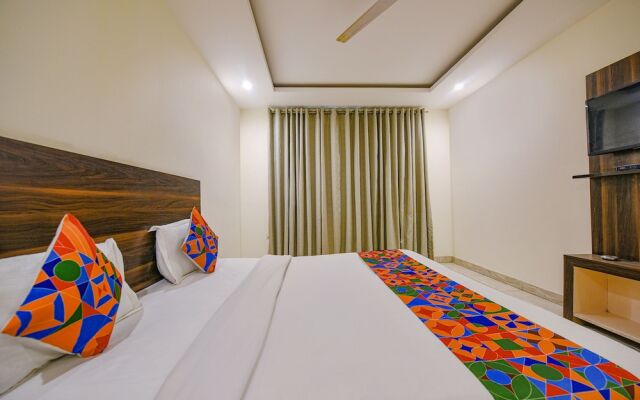Fabhotel Laxmi Palace