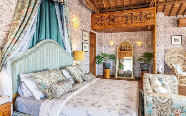 Luxurious Arakana Villa with Pool