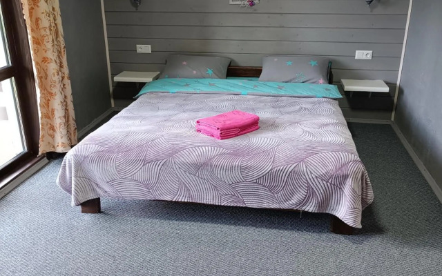 Садиба Янчар з Басейном