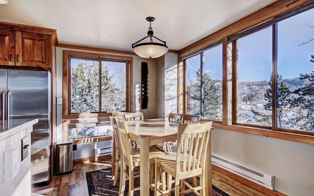 Ski Hill 27 2 Bedroom Condo by RedAwning