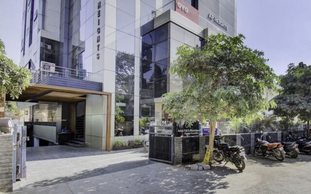 OYO 1000 Hotel Admiral Suites