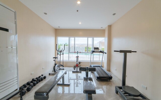 RedDoorz Premium near Health Centrum Banica