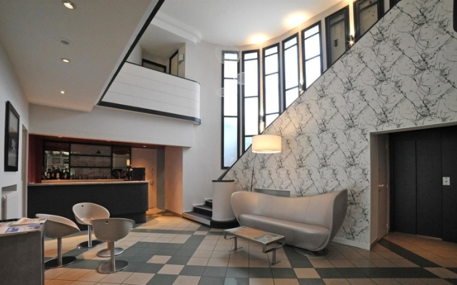 Le Miramont Rest. Des Petits Pois Sont Rouge