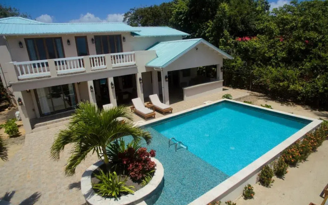 Large Oceanfront Villa With Pool Close to Village