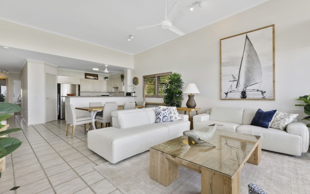Sunshine Beach Penthouse with Beach Views - Unit 9/21 Park Crescent, Sunshine Beach – Guest Rooms – Sunshine Beach