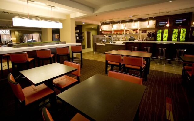 Courtyard Lexington South/Hamburg Place