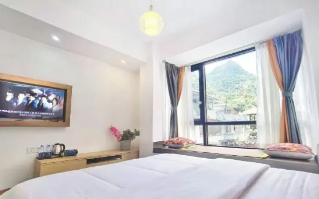 Yangshuo Garden Flower No.102 Homestay (West Street Pedestrian Street)