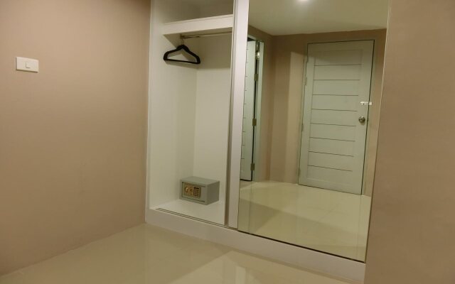 crystal suites pattaya