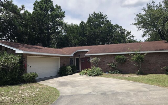Dixies Retreat by Jekyll Realty