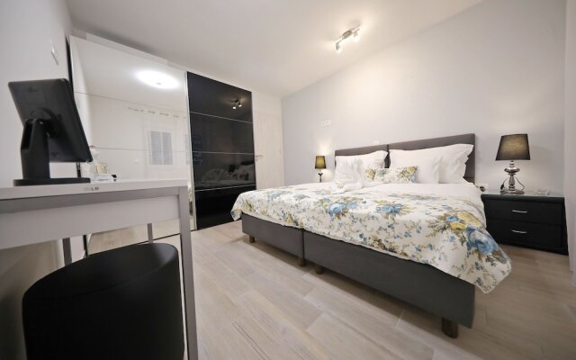 Luxury Majpruz Suites