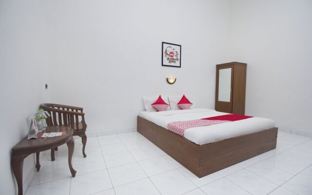 Super OYO 759 Hotel Dewi Sri