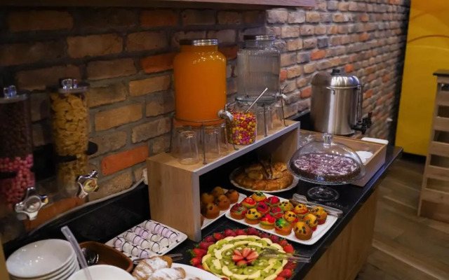 Ber Mai Inci Hotel