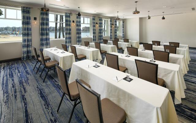 Jamaica Bay Inn Marina Del Rey,Tapestry Collection by Hilton