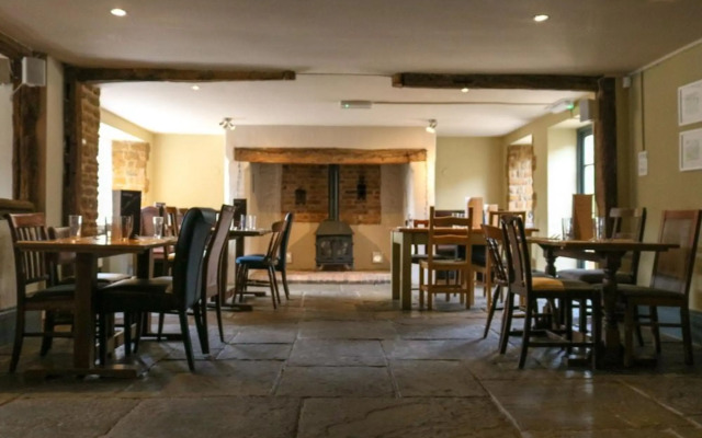 The Hollybush Inn