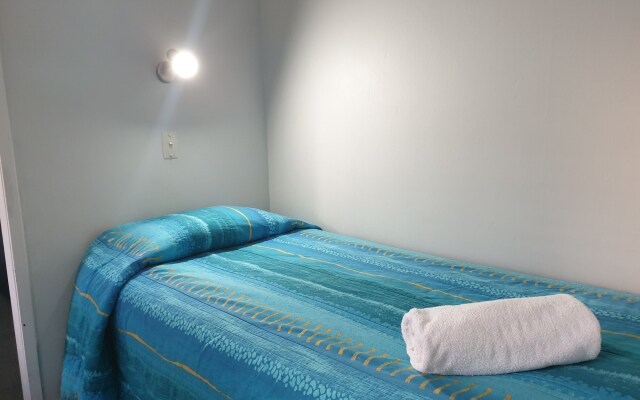 Averill Court Motel