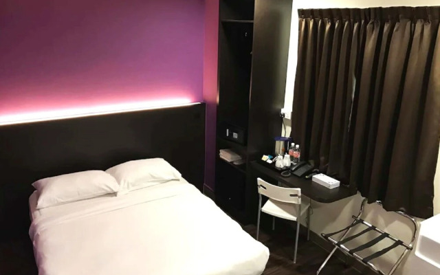 Golden Royal Hotel