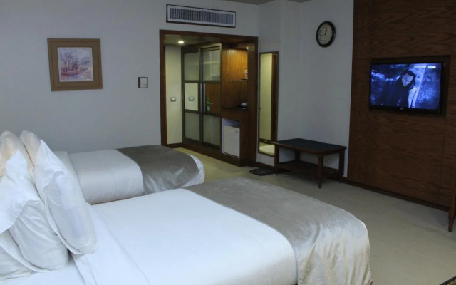 Regent Plaza Hotel & Convention Centre