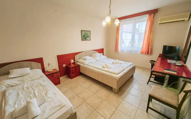 Hotel Nóra