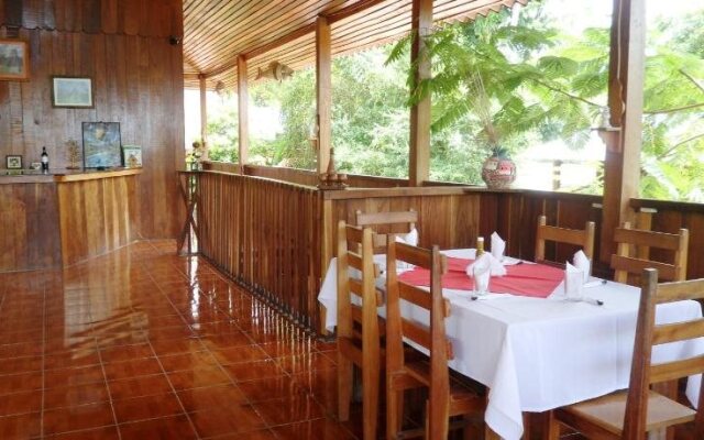 Hotel Y Restaurante Las Gardenias