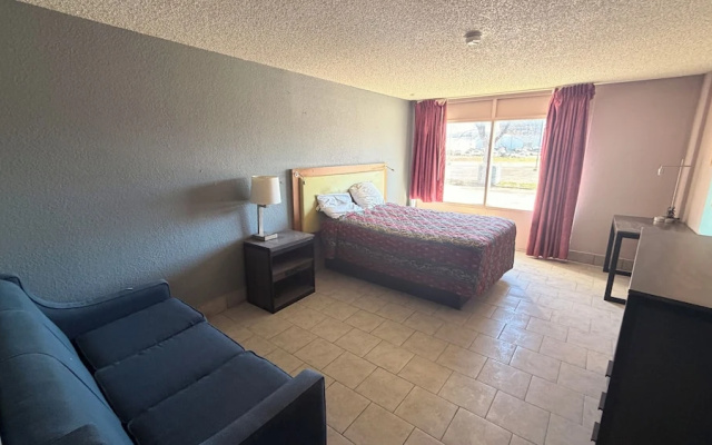 Wichita's Sunrise inn & Suites