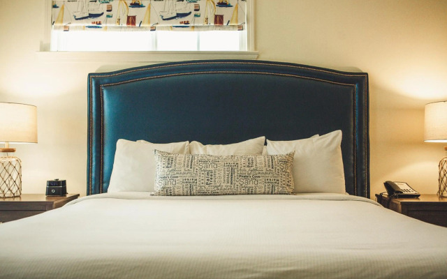 Avila Lighthouse Suites