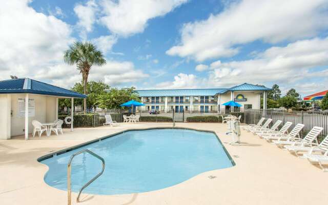 Days Inn by Wyndham Valdosta I-75