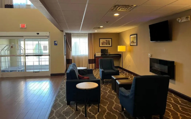 Days Inn & Suites by Wyndham Manheim Lebanon