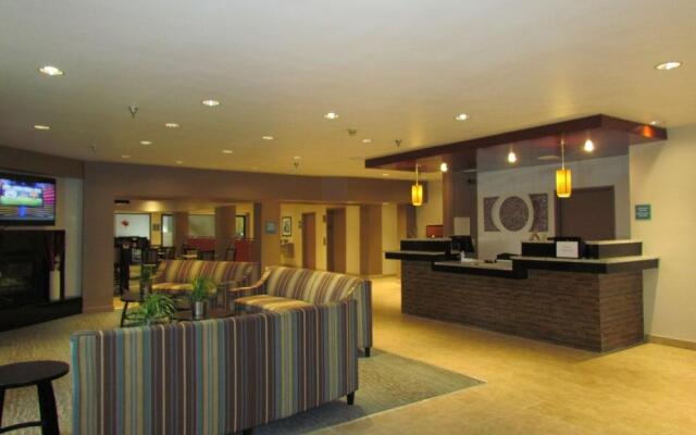 Ramada Hotel & Suites Glendale Heights