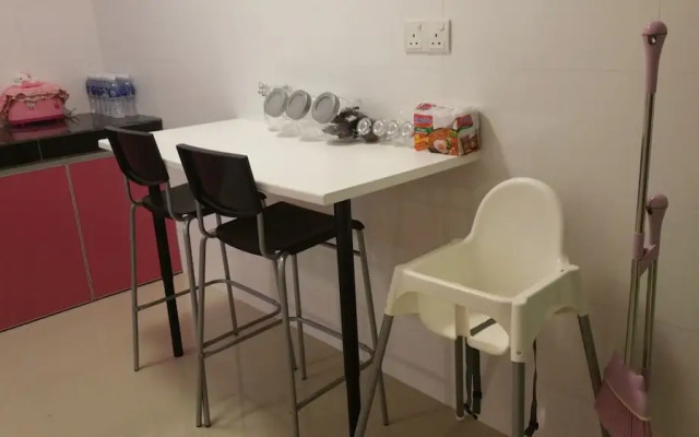 Hello Kitty Signature Suite