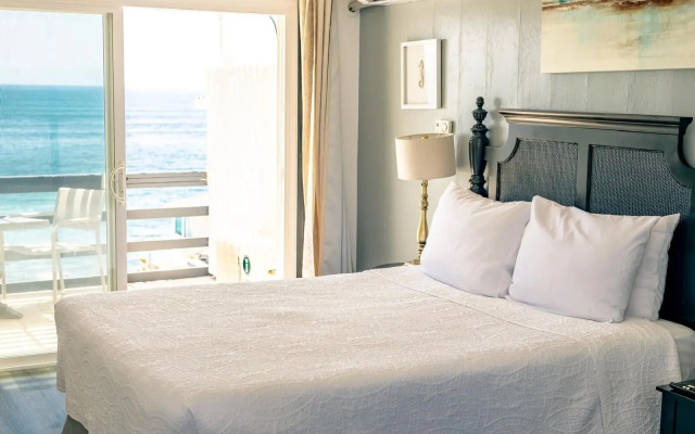 Seaside Laguna Inn & Suites