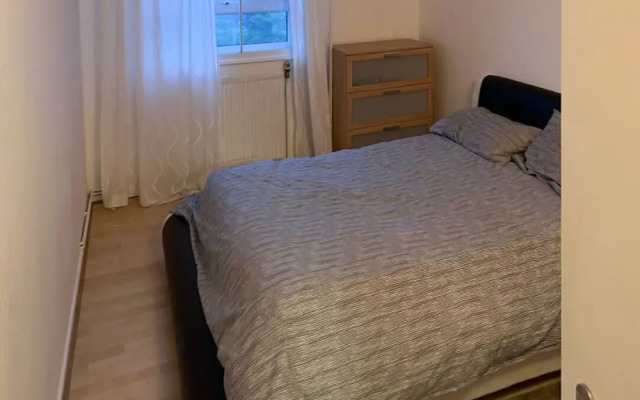 Room in Apartment - Normanton - Deluxe Double Room