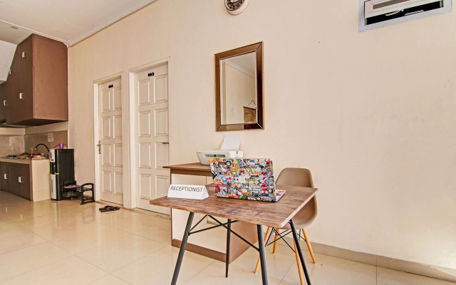 OYO 91269 R&s Living Residence