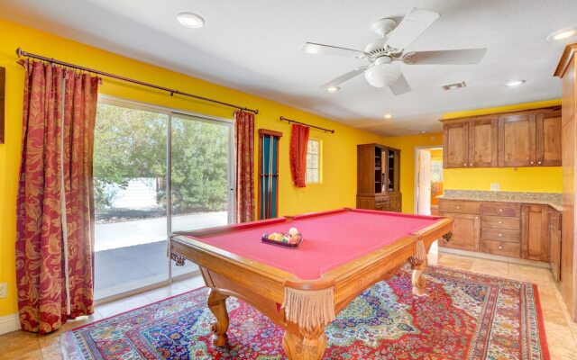 Las Vegas Elegance! Pool Table & Sparkling Pool! 3 Bedroom Home by RedAwning