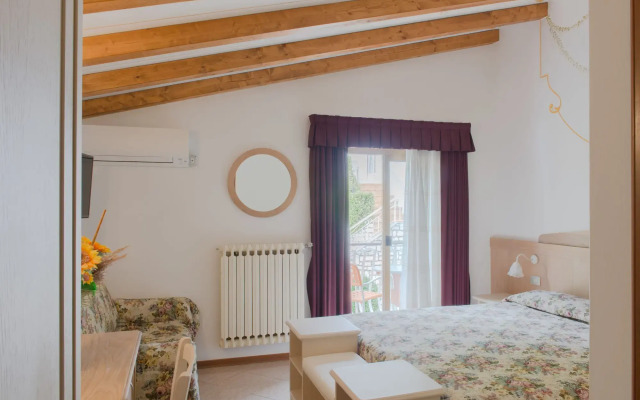 Village Hotel Lucia