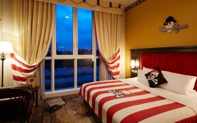 Comfy Home at 1-Medini Legoland