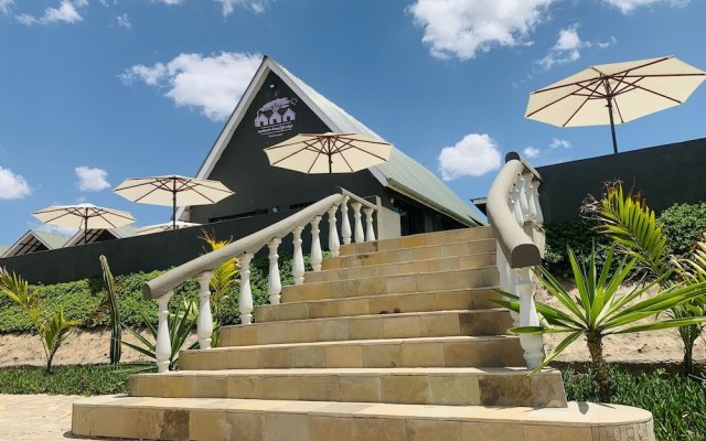 Outback Kenya Lodge