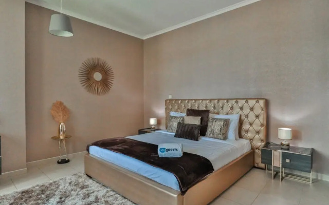 HiGuests - The Residences Tower 8