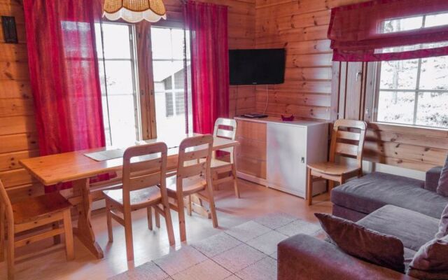 Lomaylläs f79 /palovaarankaarre 18b