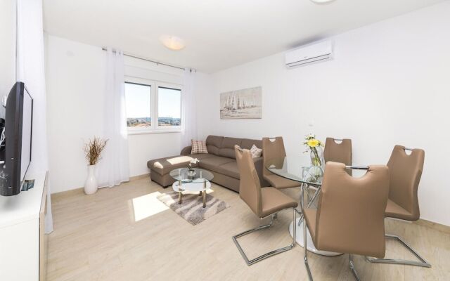 Stunning Apartment in Trogir With 2 Bedrooms and Wifi