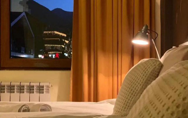 Room in Guest Room - Granat Double Room 3- Next to Gondola Lift