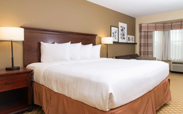 Country Inn & Suites by Radisson, Milwaukee West (Brookfield), WI