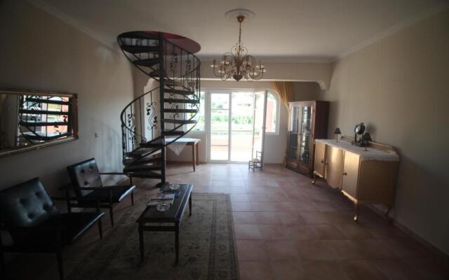 Private Villa AKOBARA, 2km from city center