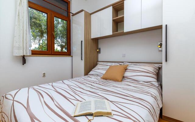 Apartments Kiki 150 METERS TO THE BEACH