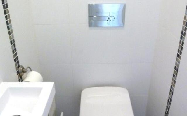New 1 bedroom apt place Garibaldi