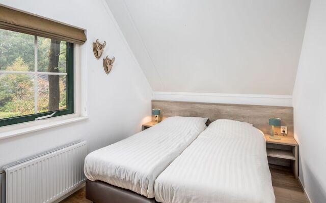 Luxurious Holidayhome With Whirlpool and Sunshower in Nature