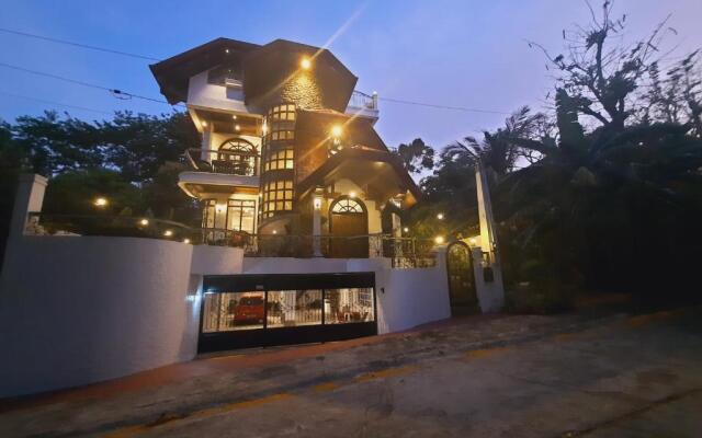 El Castillo Bed and Breakfast