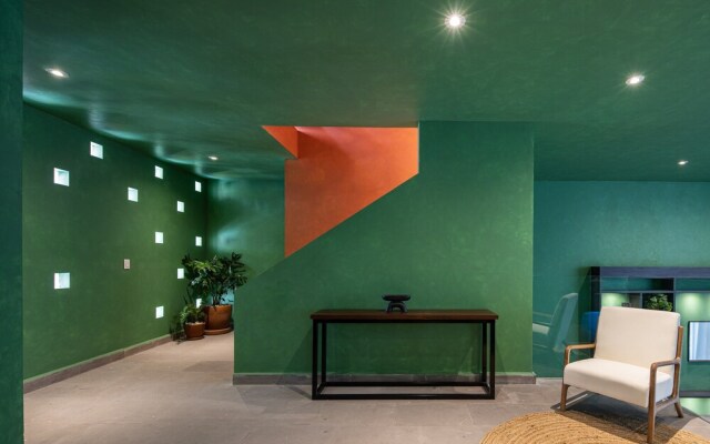 Downtown Luxury 5BR Home Rooftop Views